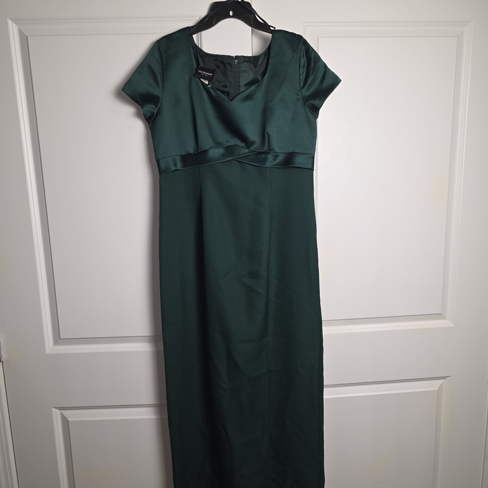 Sophisticated Emerald Green Wedding Dress